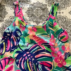 Lilly Pulitzer cosmo top in exotic garden print.